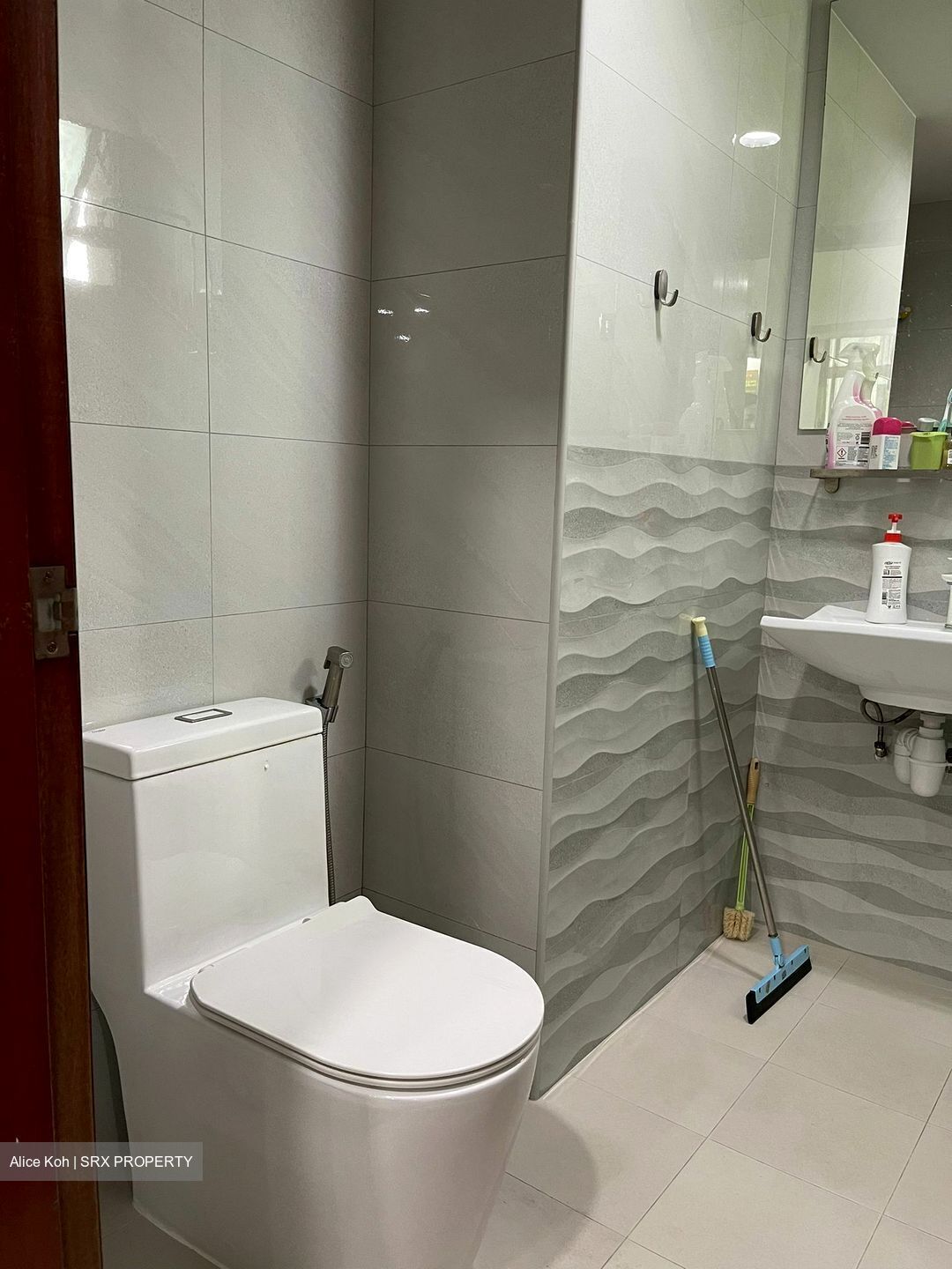 Compass Heights (D19), Apartment #576123311